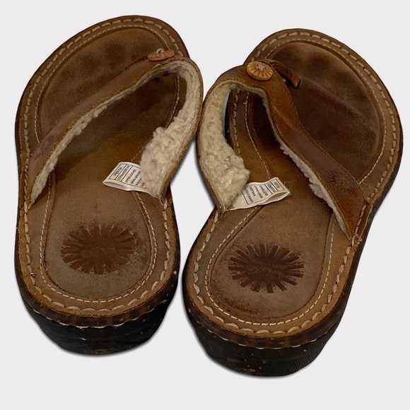 UGG F8910A. sherpa lined flip flop sandals 6/EUR 37 tan - Picture 3 of 12